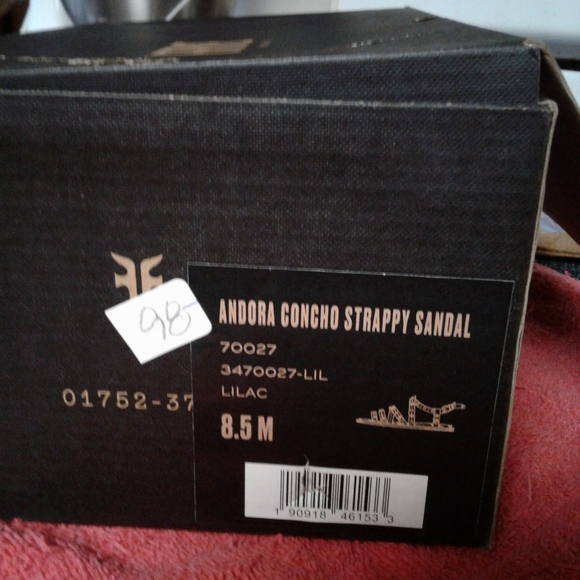 Nice pair of strappy frye sandals size 8.5 - Picture 6 of 7